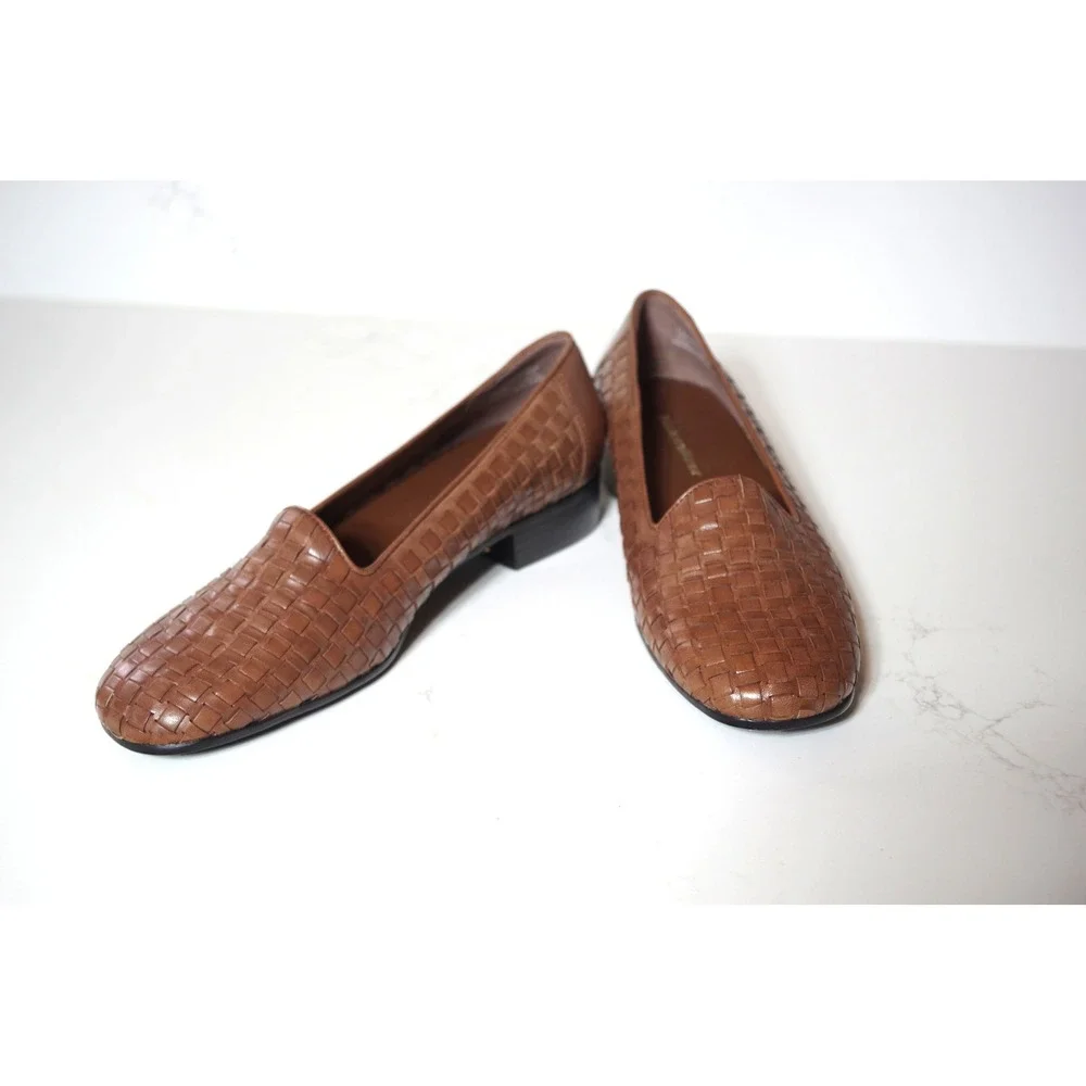 Naturalizer  Woman's Size 7M Woven Leather Loafers Cognac Brown Square Toe